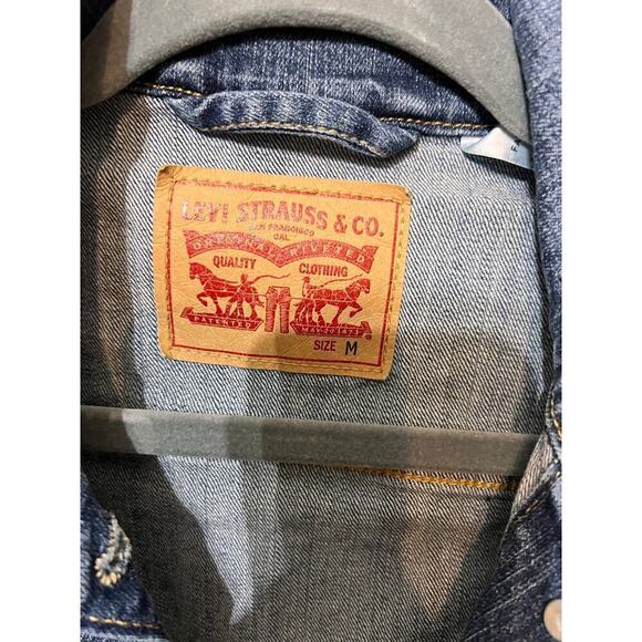 Levi Strauss Co. Trucker Denim Jacket Cropped Long Sleeves Dark Wash Womens M - Picture 2 of 8